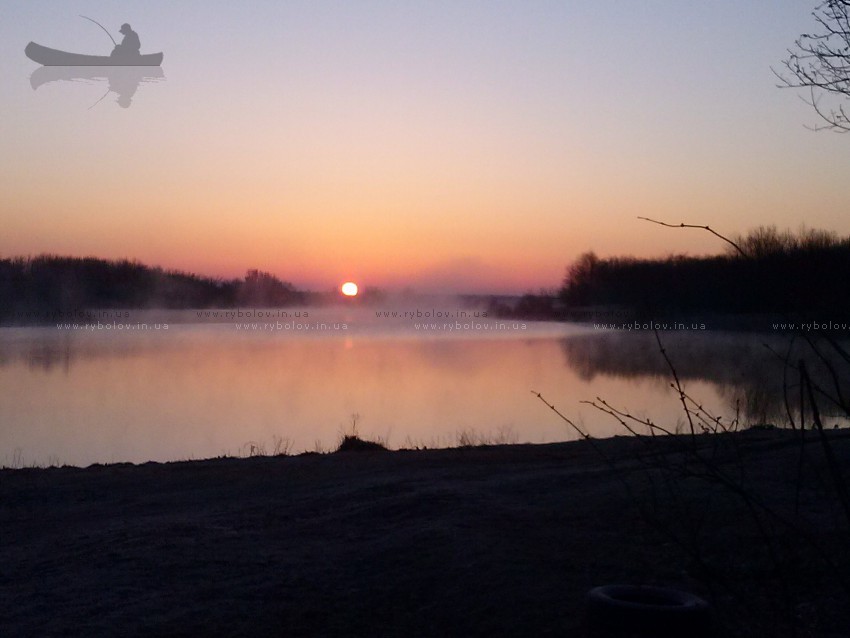 рассвет на водоеме Золотой