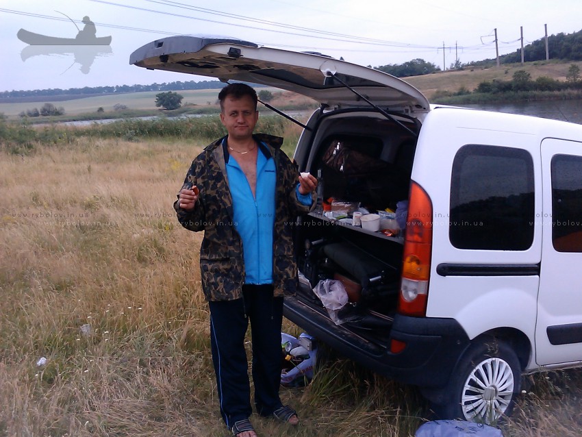 Даже кум приехал !
